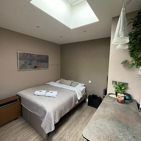 Modern Garden Studio For Comfy Stay Luton  Extérieur photo