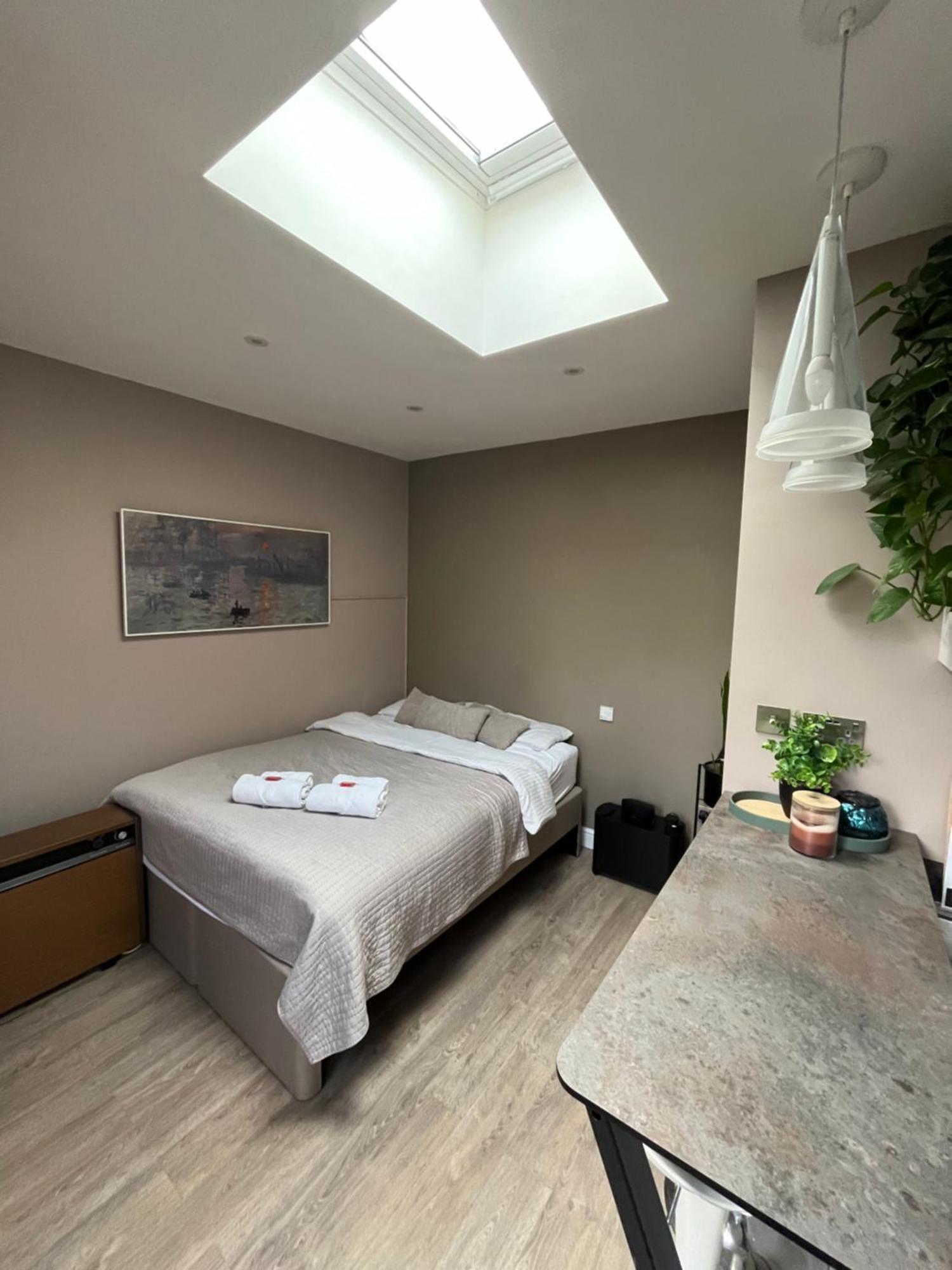 Modern Garden Studio For Comfy Stay Luton  Extérieur photo